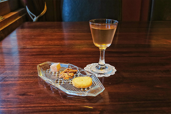 Hawthorn Lounge Cocktail Welly Hawthorn Lounge Cocktail Welly